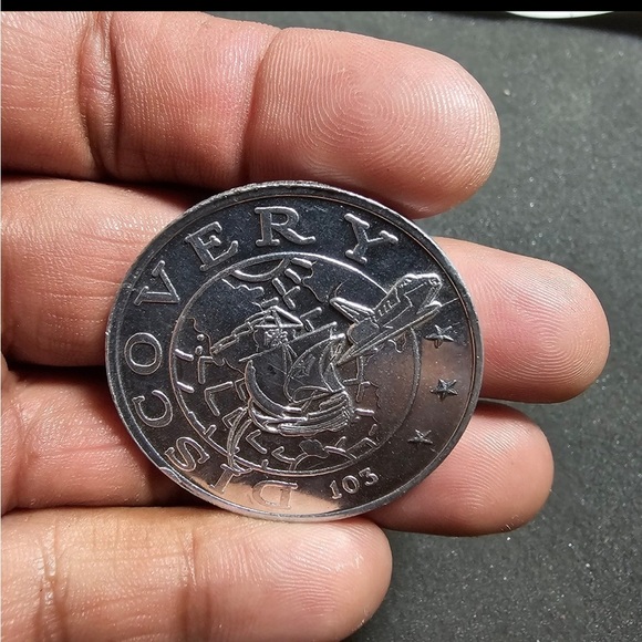 Sts-133 Discovery Space Shuttle Ssilver Tone Commemorative Token Coin Medal - Picture 4 of 9